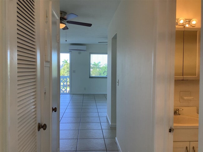 Building Photo - 455 Golden Isles Dr