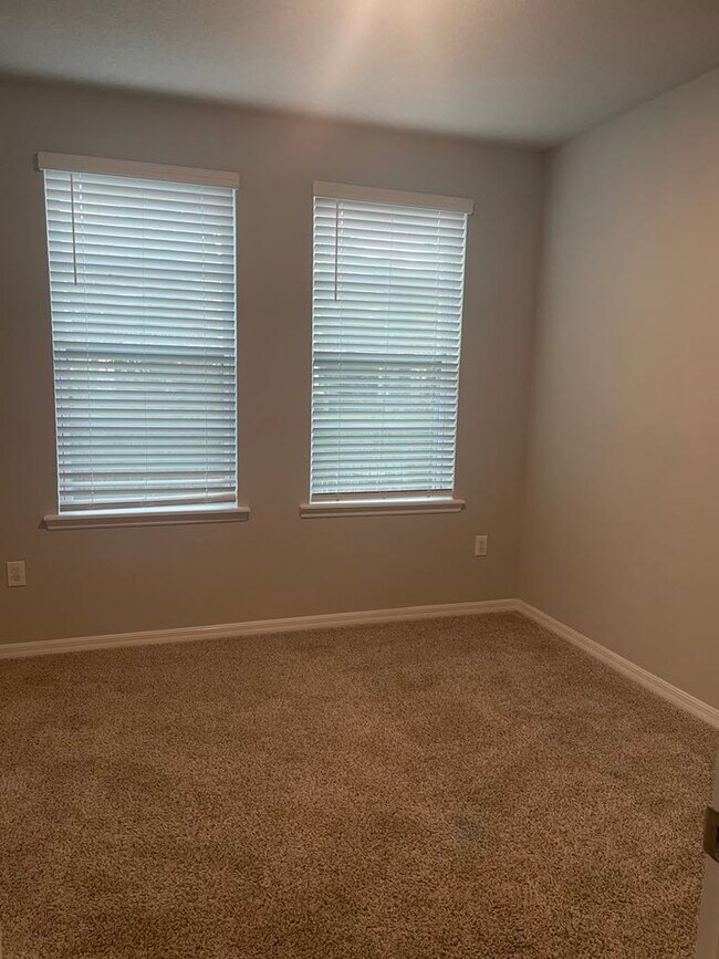 Building Photo - 8625 Tavistock Lakes Blvd