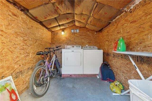 Building Photo - 5819 Clara St