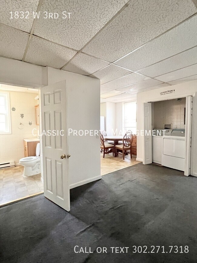 Building Photo - 1832 W 3rd St