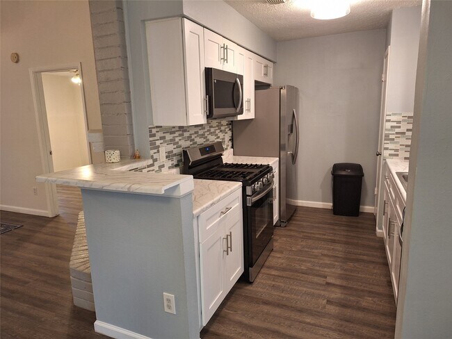 Building Photo - 19959 Salt River Ct