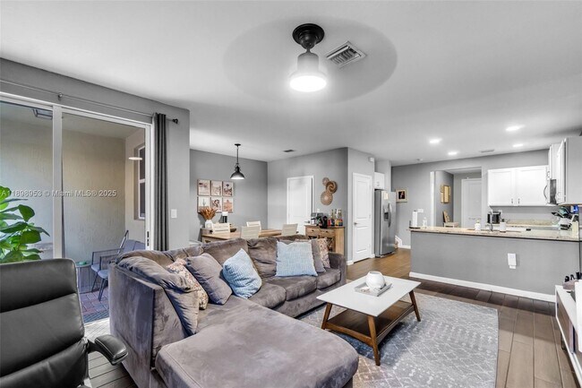 Building Photo - 1429 SE 23rd Terrace