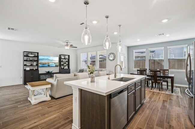 Building Photo - 2903 Bronx Dr