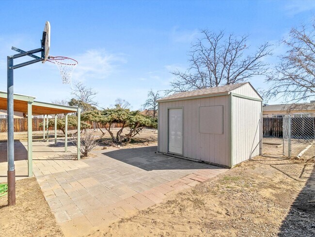 Building Photo - Spacious 4-Bed, 2-Bath Home | Large Backyard| Quick Access to Highway 528 and Other Routes| Pre-L...