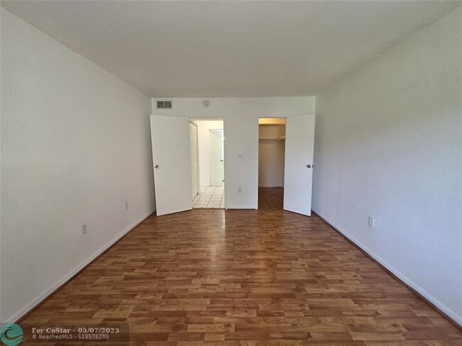 Building Photo - 505 NW 177th St