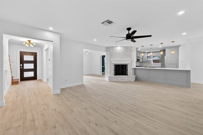 Building Photo - 2734 Triway Ln
