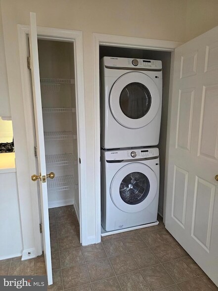 Building Photo - 43134 Watercrest Square