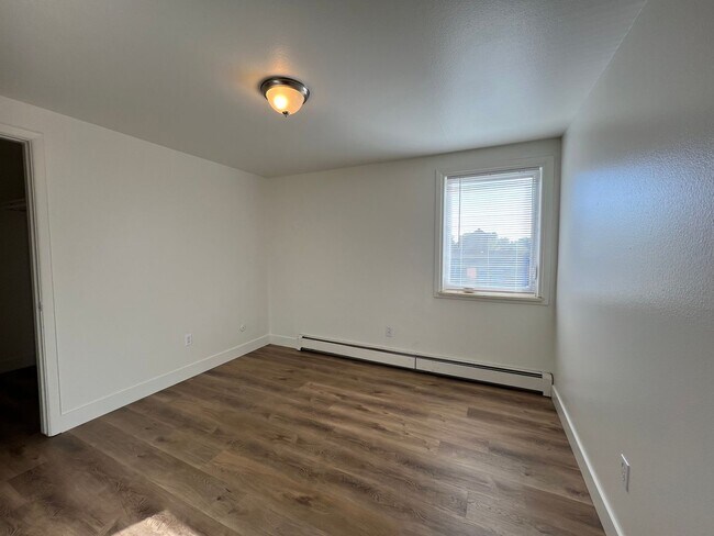 Building Photo - Robertson1005 (KC-JF)