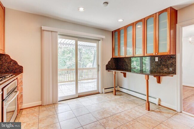 Building Photo - 3809 Great Neck Ct