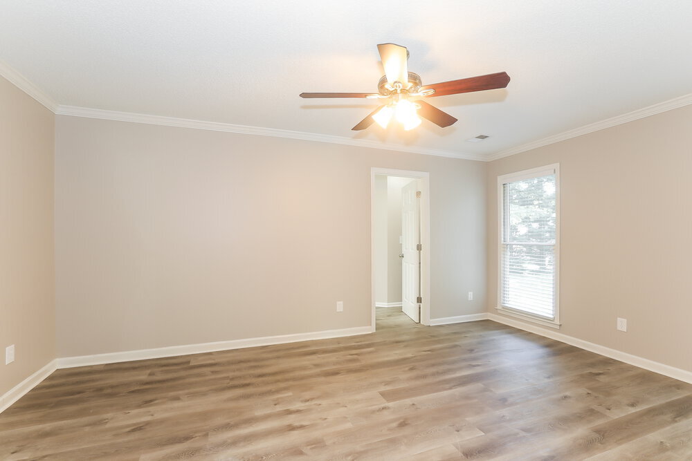 Building Photo - 1001 Crown Corners Dr