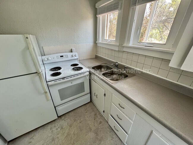 Building Photo - 1310 28th St N