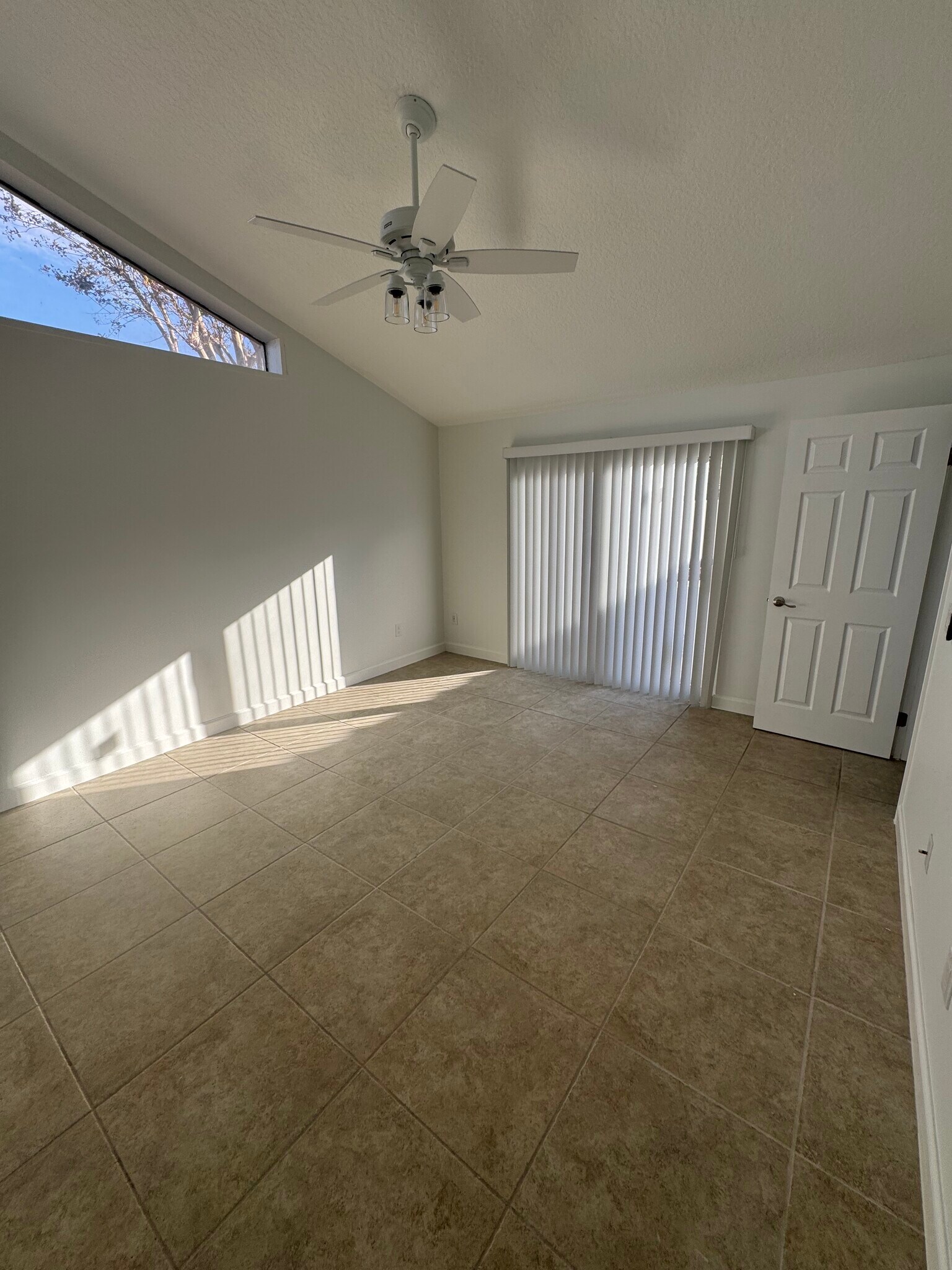 Master bright - 5604 Eagle Lake Dr