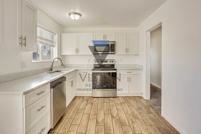 Building Photo - 360 E 400 S