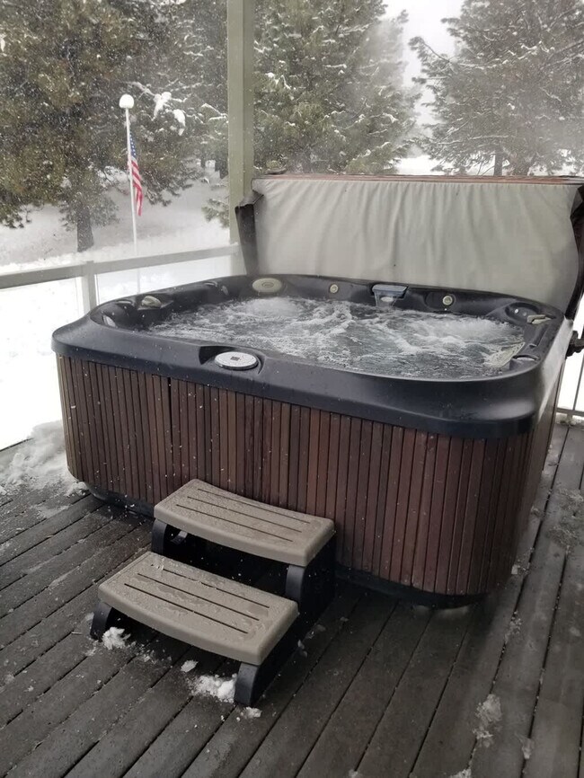 Building Photo - 130 Par Dr