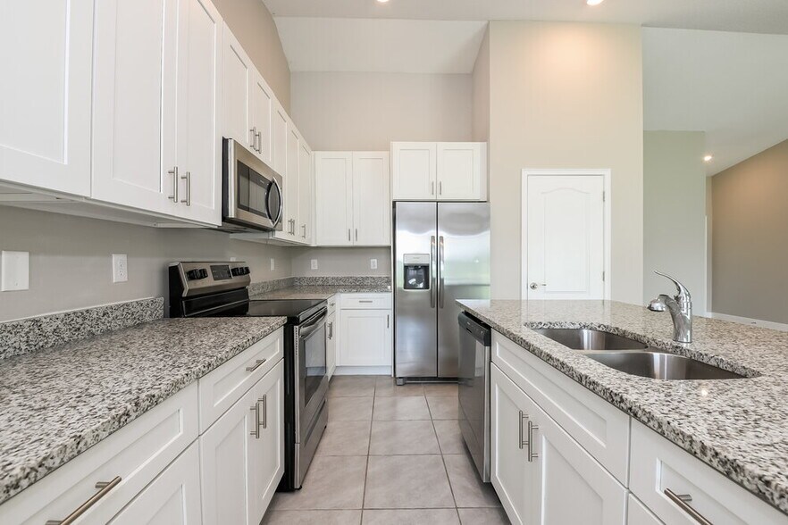 Building Photo - 412 Bloomfield Dr