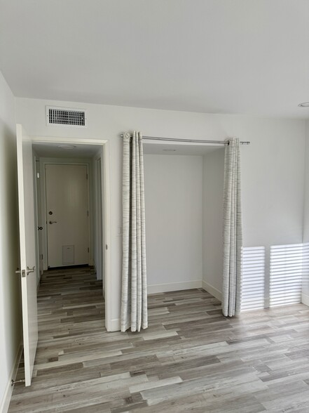 Downstairs Guest Room - 1658 Cromwell Pl