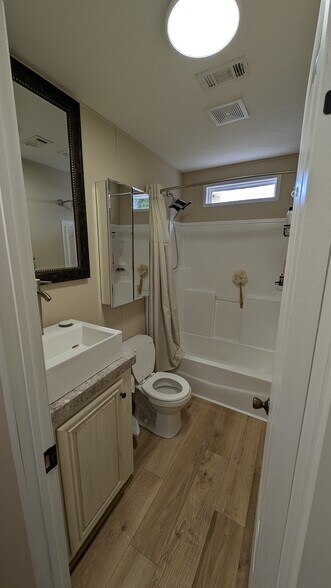 second bath - 3023 SW 50th St