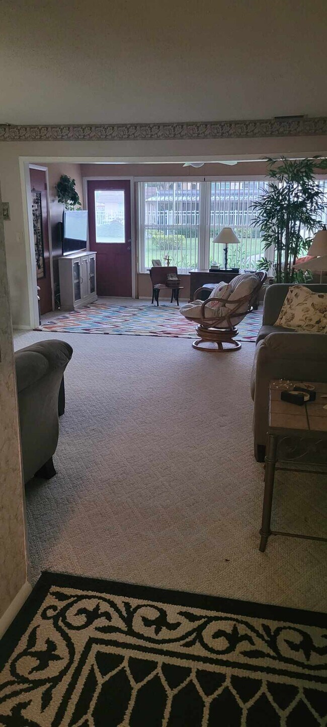 Building Photo - 107 Aspen Cir