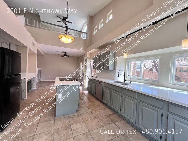 Building Photo - 3901 E Nighthawk Wy