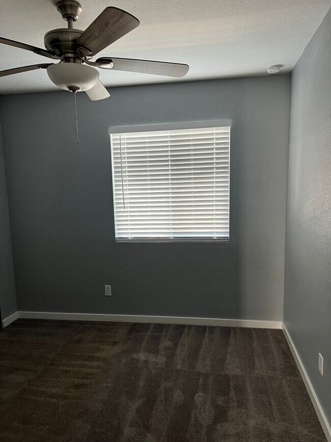 Building Photo - 12731 W Tasha Dr