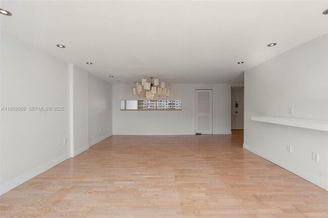 Building Photo - 199 Ocean Ln Dr