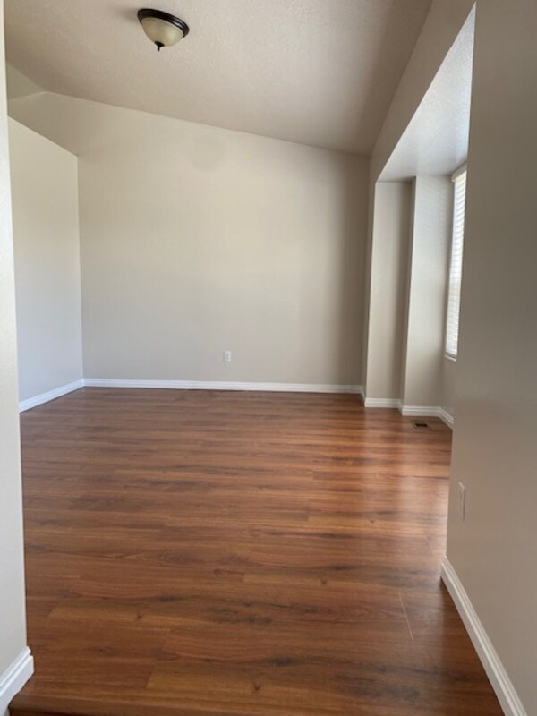 Building Photo - 2022 N 850 W