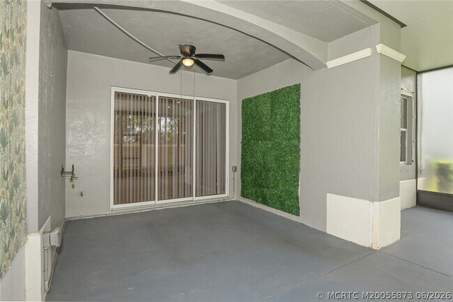 Building Photo - 2206 SW Cape Cod Dr