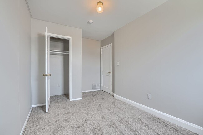 Building Photo - 2230 Coralthorn Rd