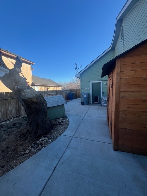 Building Photo - 4 Bed 2 Bath in Nampa!