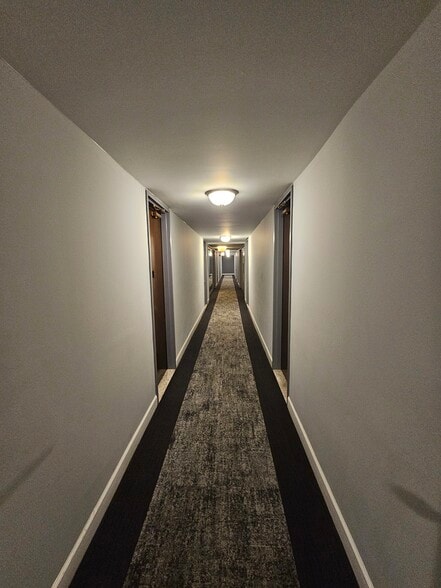 Building Photo - 720 W Gordon Terrace