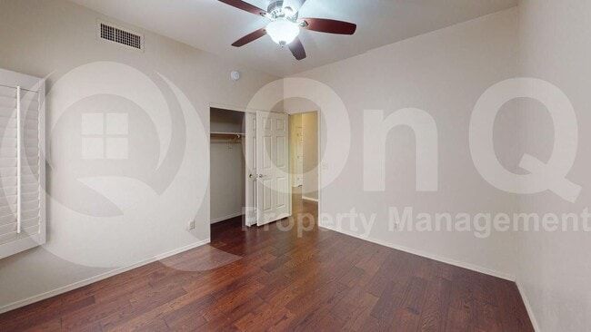 Building Photo - 990 S Avenida Los Reyes