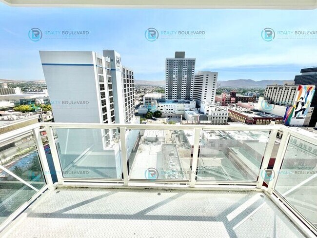 Building Photo - Modern 1 Bedroom 1 Bath Luxury Condo at Th...