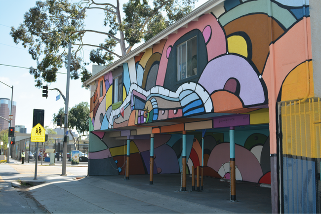 Building Photo - 609 W 7th St