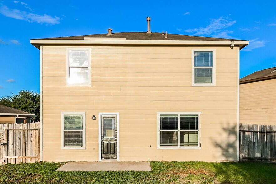 Building Photo - 7727 Painted Desert Dr