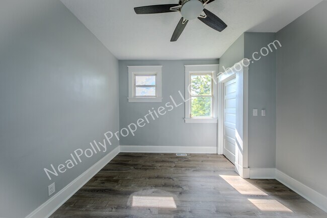 Building Photo - 1795 Kahn Avenue