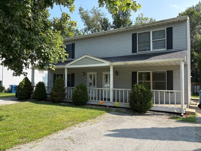 Building Photo - 351 Woodlawn Ave