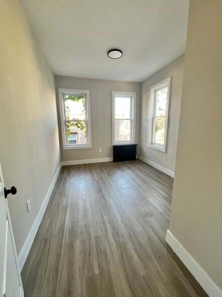 218 Bowers St 2 - 220 Bowers St