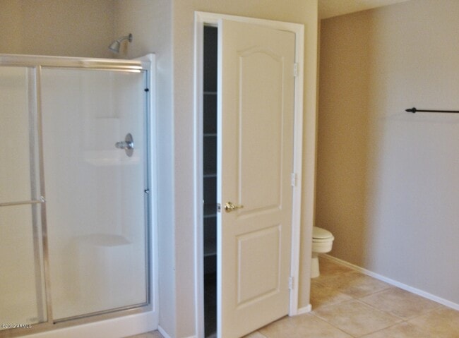 Building Photo - COMING SOON!! LOVELY  5-BEDROOM, 3-BATH GILBERT HOME