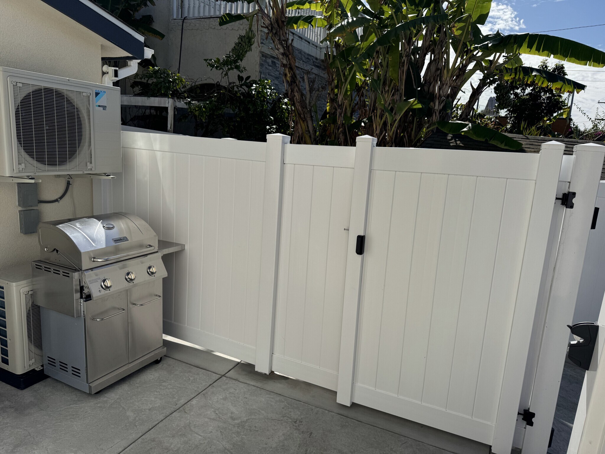 Patio/BBQ - 2428 Denver St