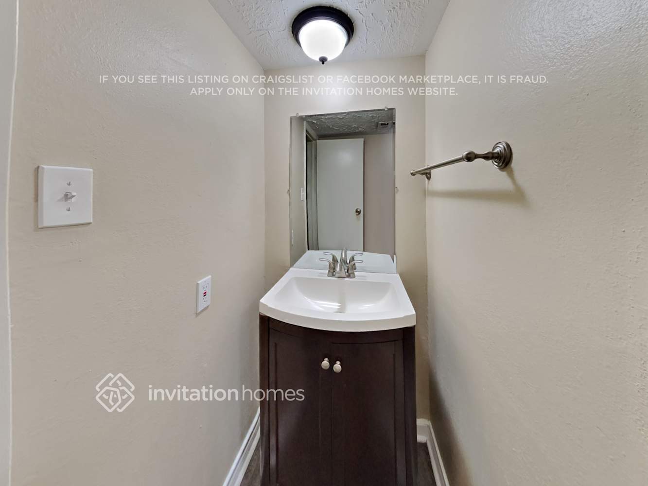 Building Photo - 16014 Logan Rock Rd