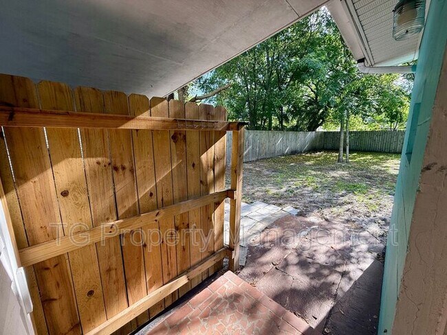 Building Photo - 4721 E Castlewood Dr
