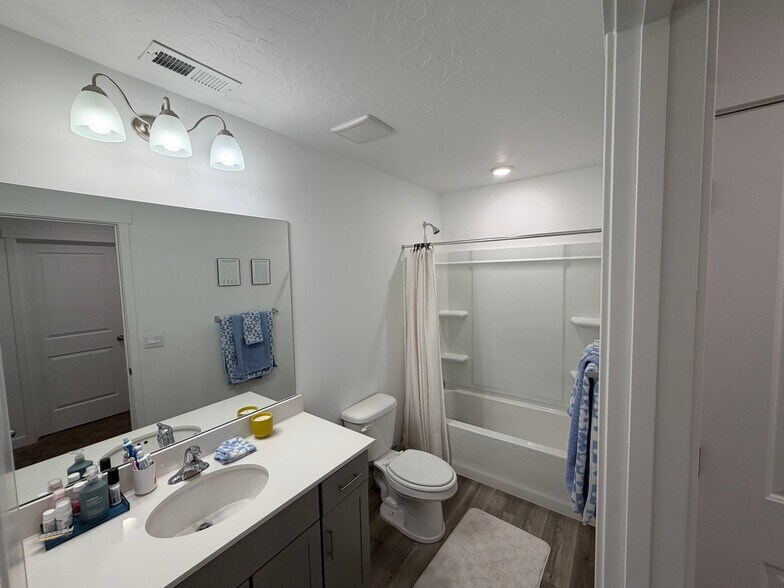 Building Photo - 652 N Canvasback Dr