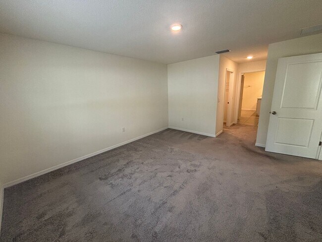Building Photo - Greystone Hills - 3/2/2 ***Won't Last***