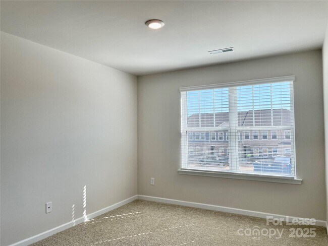 Building Photo - 403 Wescott St