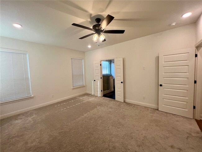 Building Photo - 3006 S 14th Pl