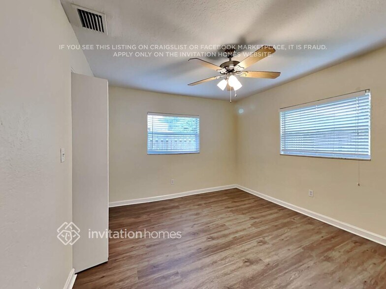 Building Photo - 8006 NW 43rd St