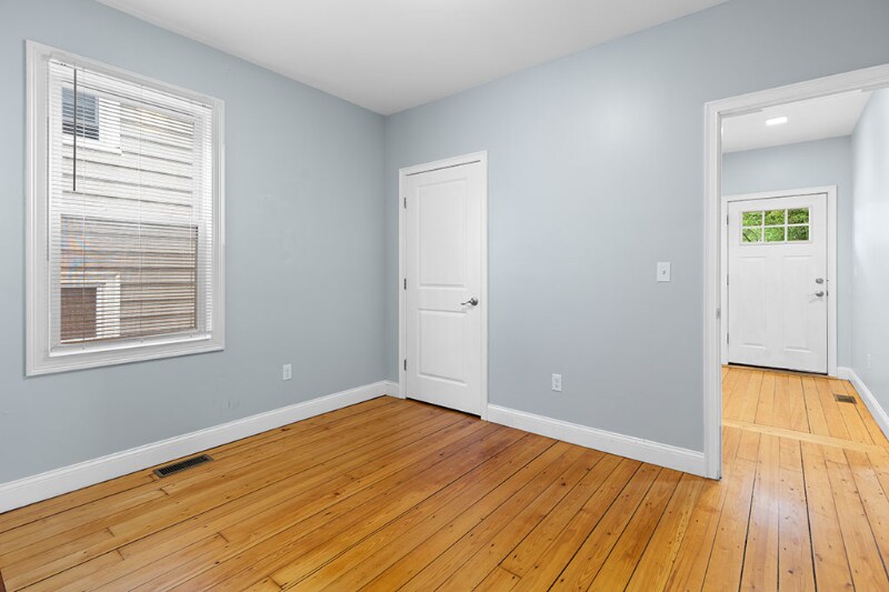 Building Photo - 18 Trenton St