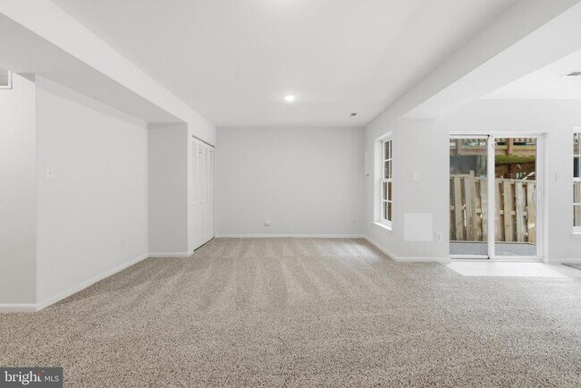Building Photo - 8972 Benchmark Ln