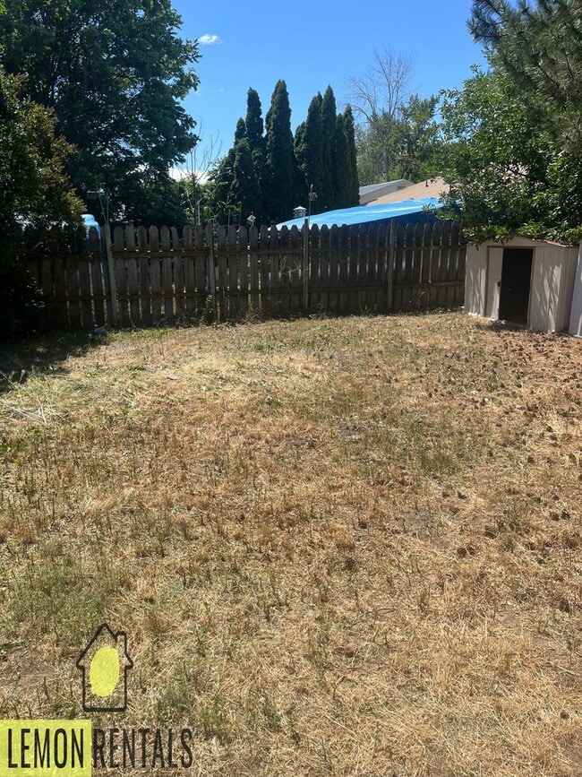 Building Photo - 3 bedroom house in Oroville $1,200/month