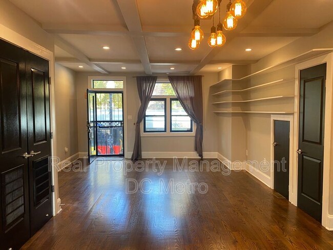 Building Photo - 715 Florida Ave NE